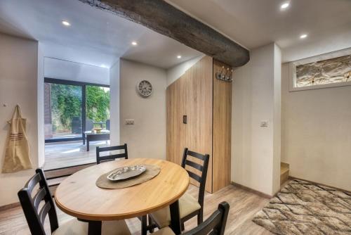 Stylish and Central Antibes Apt photo 8