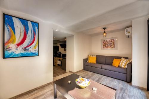 Stylish and Central Antibes Apt photo 10