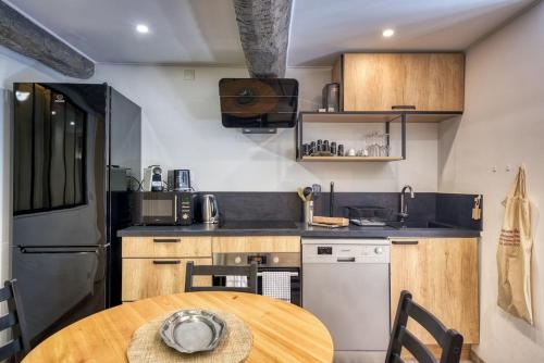 Stylish and Central Antibes Apt photo 11