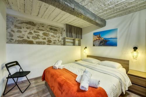 Stylish and Central Antibes Apt photo 3
