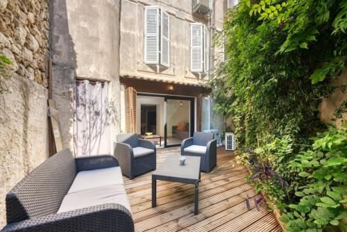 Stylish and Central Antibes Apt photo 9