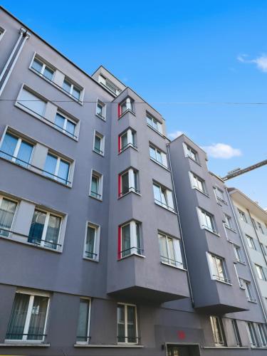 1BR with balcony near lake - Flower 1