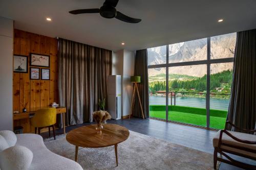 Piscina a Tibet Hotel o a prop