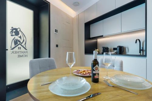 Panther Home Puerta Osario