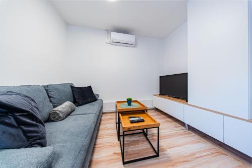 Zagreb 225 - 1 Bedroom - Centre - New - Apartment - Flexible Keybox Entry - Modern - Monthly Rent - WiFi