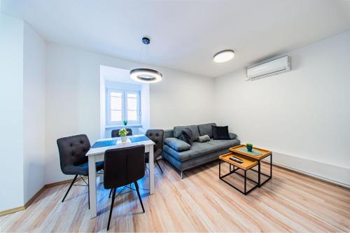 Zagreb 225 - 1 Bedroom - Centre - New - Apartment - Flexible Keybox Entry - Modern - Monthly Rent - WiFi
