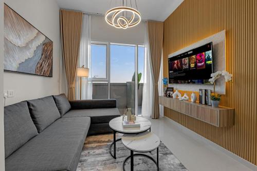 Modern 1BR - High Floor - Balcony - DAMAC Hills