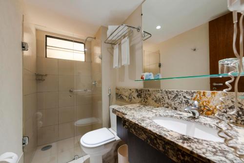 Koupelna v ubytování Quality Suites Natal