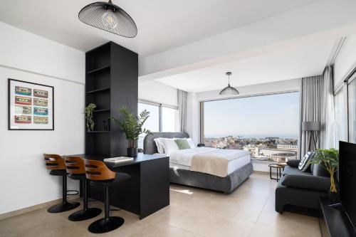 Skyline City Luxury Apartment with Stunning Terrace by BiNoBi!