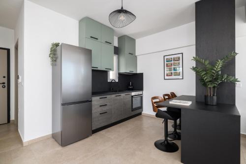 Skyline City Luxury Apartment with Stunning Terrace by BiNoBi!