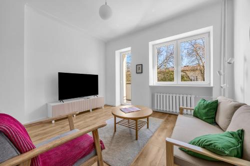 Metro Młynów Charming Apartment by BookingHost