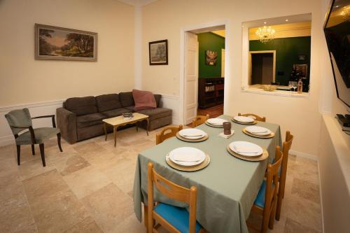 Spacious apartment in the heart of Carcassonne