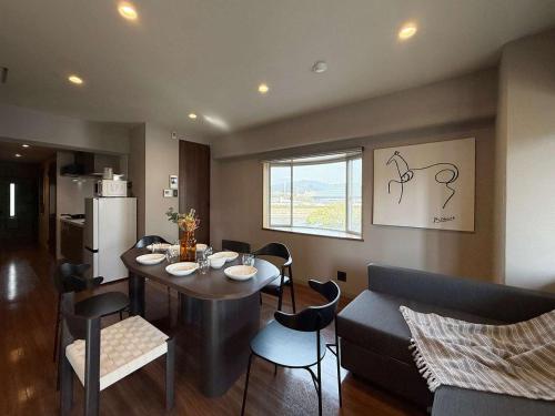 Grandeur by b hotel - Bright Riverside Apartments Walk to Peace Park