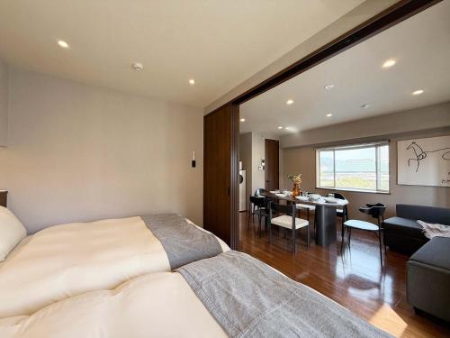 Grandeur by b hotel - Bright Riverside Apartments Walk to Peace Park