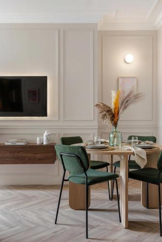 FurtiveStay - Bon Marché - Rousselet