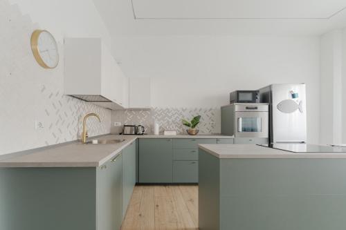 GuestHost - Stylish Apartment Forlanini M4
