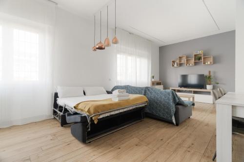 GuestHost - Stylish Apartment Forlanini M4