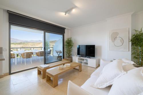 Mediterranean Swing - Acosta Apartment 4, Villa Padierna