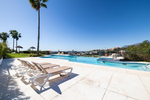 Mediterranean Swing - Acosta Apartment 4, Villa Padierna