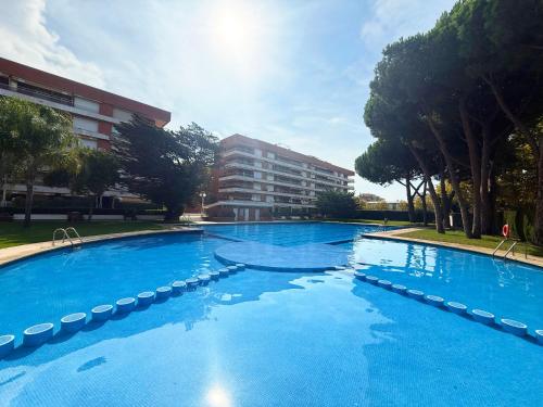 Apt terraza soleada y piscina a 2 min de la playa REFORMADO