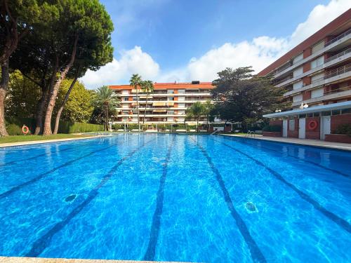 Apt terraza soleada y piscina a 2 min de la playa REFORMADO