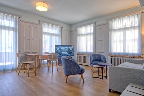 BANK House Suite 303 - GRIWA RENT