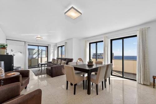 Two Bedroom Apartment with Balcony and Gorgeous view over the Atlantic