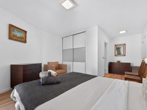 Two Bedroom Apartment with Balcony and Gorgeous view over the Atlantic