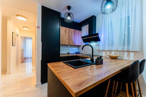 Zagreb 137 - 2 Bedrooms - Parking - 2 Loggia - New - Apartment - Flexible Keybox Entry - Modern - Monthly Rent - WiFi