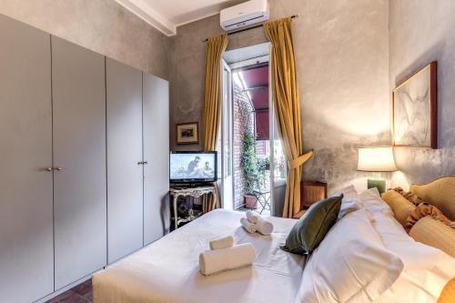 Stylish 2 BDR Apt with Balcony by Pantheon & Forum