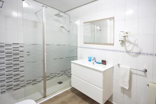 Santa Rosa Madrid 201 by Escape Home