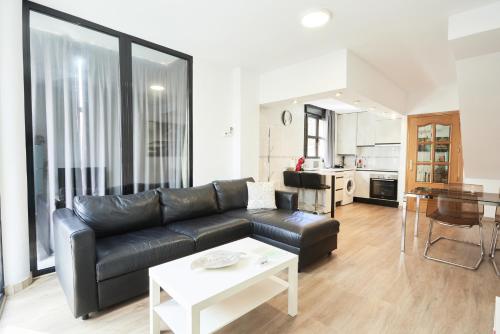 Santa Rosa Madrid 305 by Escape Home
