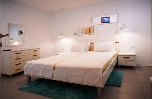 DeLuxe Afrodita Apartment