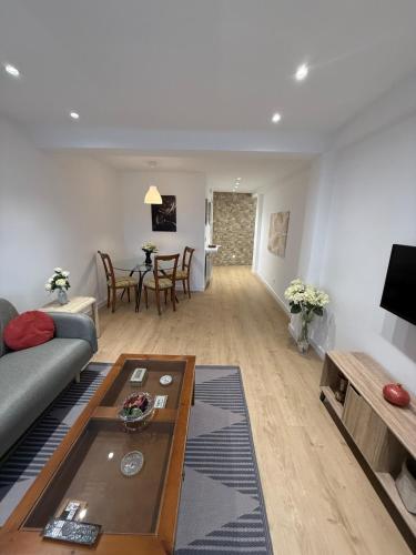 Apartamento céntrico junto a estación de tren y bus