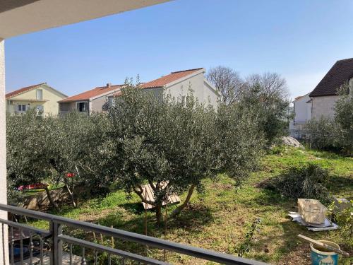Trogir Kaštela large apartment near the beach