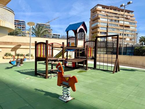 apartamento bonito con 1 dormitorio, piscina, parking y WiFi