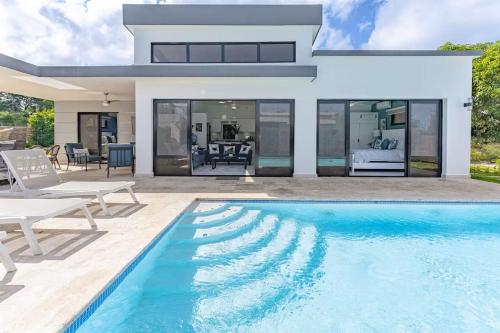 Modern Private Pool Villa in Sosua with Fast WiFi and Solar Backup