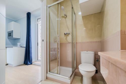 Habitación 4 con baño en el centro