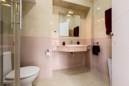 Habitación 4 con baño en el centro