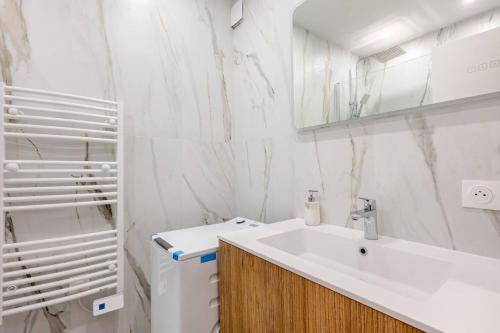 Grand appartement avec balcon 3chambres Tour Eiffel 8 min en train