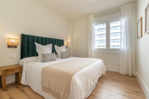 Bright 2-Bed Apartment Near Santiago Bernabéu