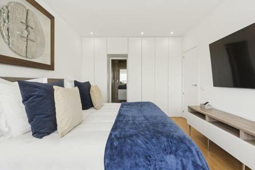 2-Bed Apartment with Views of Plaza de Colón