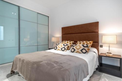 Cozy Apartment for 2 on Exclusive Street Madrid