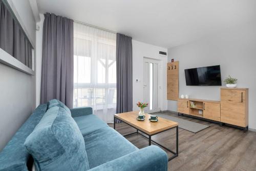 Nadmorski Dwupoziomowy Apartament z Basenem i Parkingiem by Noclegi Renters