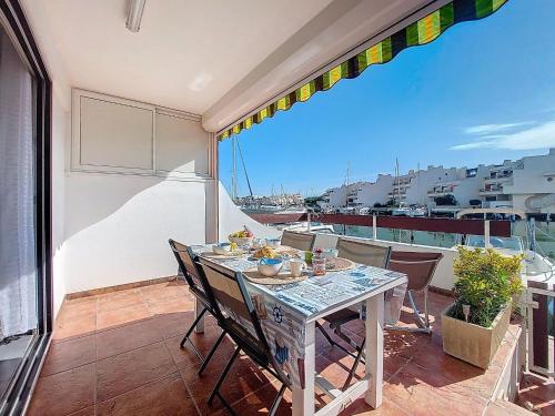 Apartment Les Marinas de la Plage I-3 by Interhome