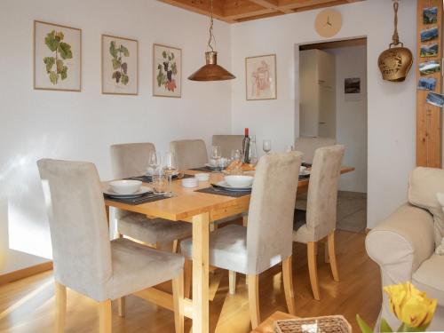 Apartment Racer's Retreat Apt-2 by Interhome