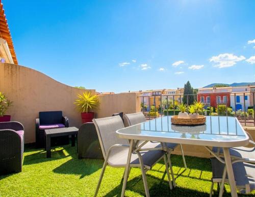 PCOGASTO - Golfe de St-Tropez - Appartement dans résidence avec piscine avec vue sur marina