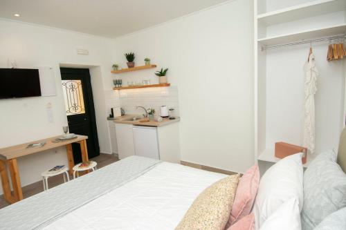 Kumquat studio Gouvia