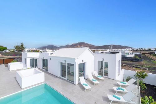 Villa Napoli by Villa Plus