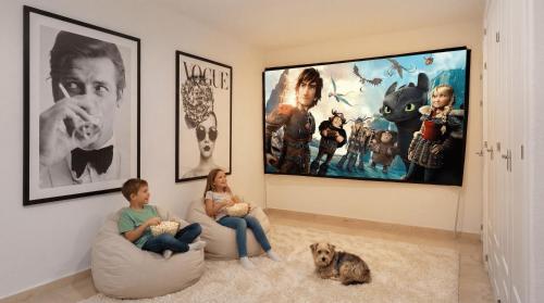 VACATION MARBELLA - Villa Federer, Cine Room, BBQ, NEW Decoration, Garage, Old Town Location, Big Communal Pool, Andalusian Garden, Walking to the Beach